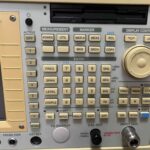 100Hz～8GHzの広帯域解析に対応するADVANTEST製スペクトラムアナライザ R3267