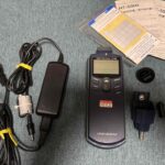 最大99,999r/minの非接触測定とアナログ出力・パルス出力を標準搭載：解析システムへ直接繋がる高機能デジタルタコメータ