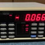 接触抵抗の影響を排した高精度4端子抵抗測定に対応：RS-232C/GP-IBを標準装備したシステムインテグレーション用4.5桁DMM